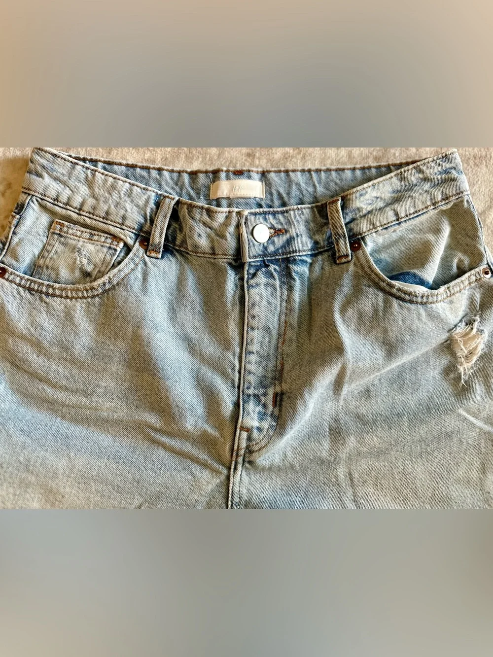 H&M High Rise Distressed Denim Shorts Size 10 Light Wash